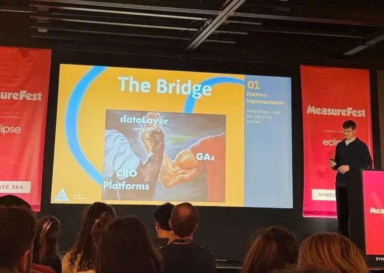 Hookflash's Joe Gregson speaking at BrightonSEO